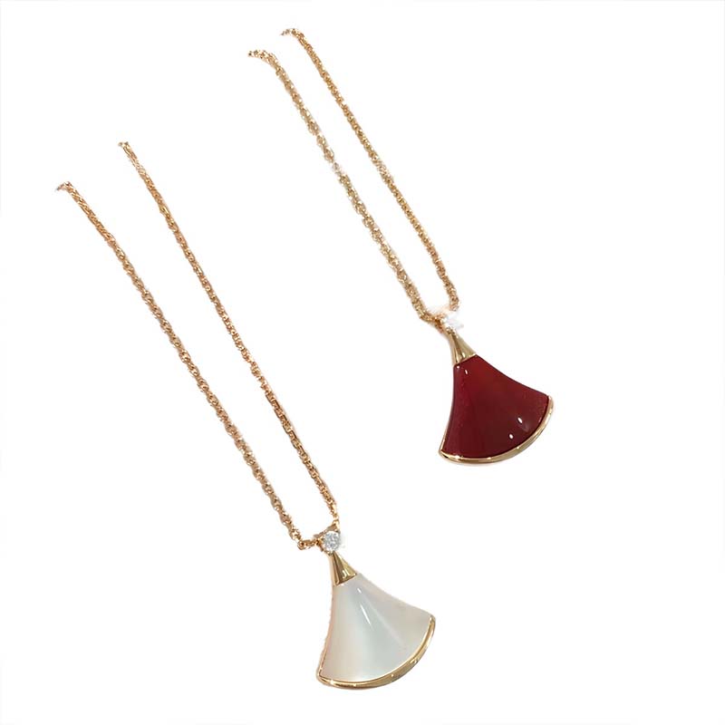 Mini Fan-shaped Rose Gold Necklace with Red Agate and White Mother-of-Pearl Pendant